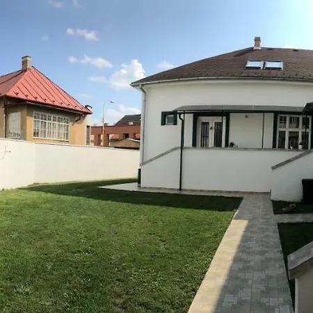 Bea *